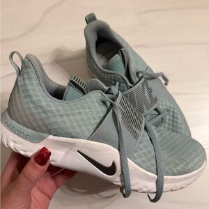 nike gym shoes